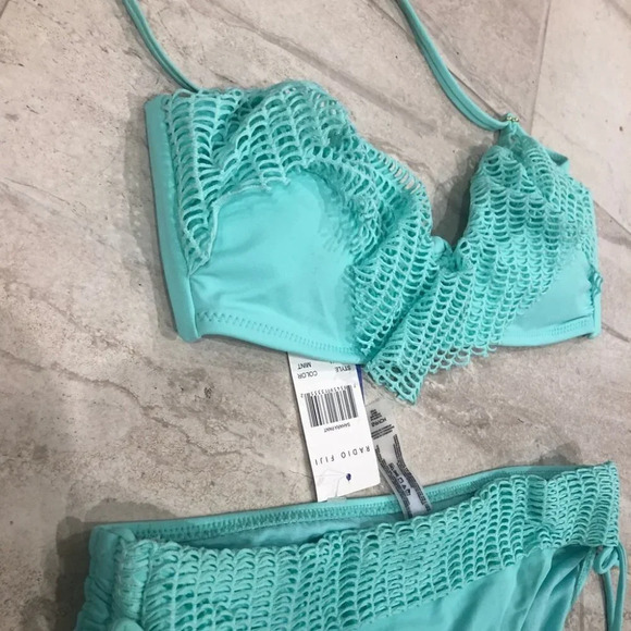 Crochet ruffle bikini top - Picture 4 of 6